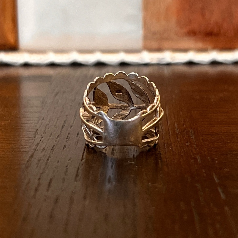 Silver leaf ring - Picture 2 of 2
